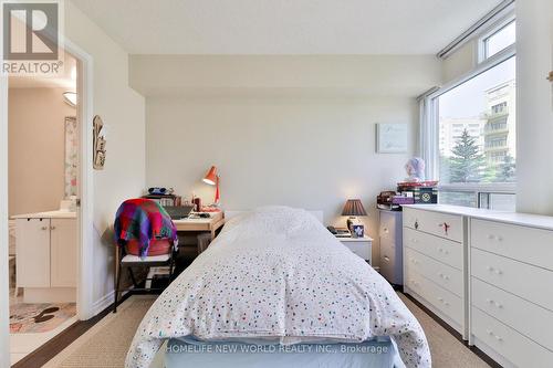 305 - 8 Rean Drive, Toronto, ON - Indoor Photo Showing Bedroom