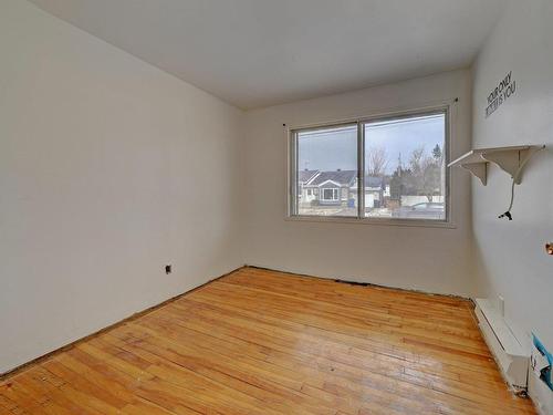 Bedroom - 12 Rue Gabriel, Châteauguay, QC - Indoor Photo Showing Other Room