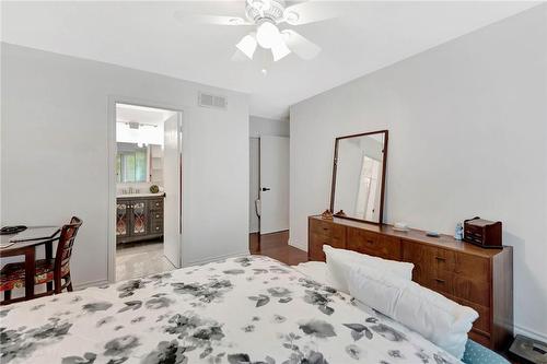 227 Silverbirch Boulevard, Mount Hope, ON - Indoor Photo Showing Bedroom