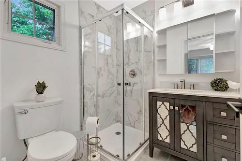 227 Silverbirch Boulevard, Mount Hope, ON - Indoor Photo Showing Bathroom