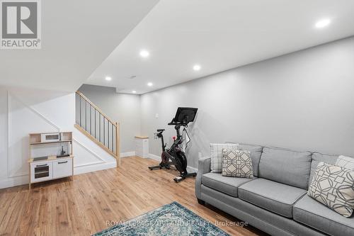 464 Regal Drive, London, ON - Indoor Photo Showing Other Room