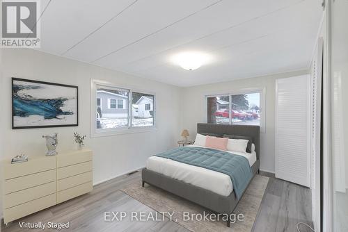 30 Weeping Willow Drive, Innisfil, ON - Indoor Photo Showing Bedroom