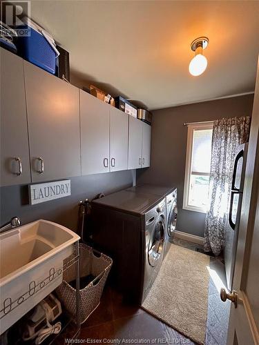 3940 Villa Borghese Drive, Windsor, ON - Indoor Photo Showing Laundry Room