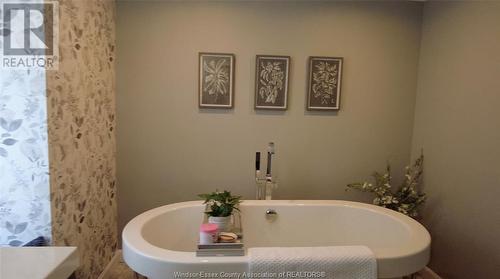 3940 Villa Borghese Drive, Windsor, ON - Indoor Photo Showing Bathroom