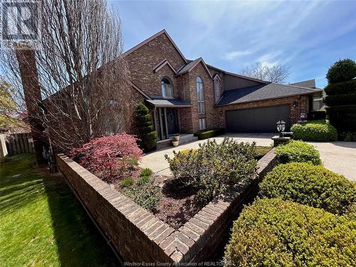 3940 Villa Borghese Drive, Windsor, ON - Outdoor