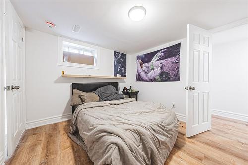 80 Livingston Avenue, Grimsby, ON - Indoor Photo Showing Bedroom