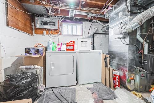 80 Livingston Avenue, Grimsby, ON - Indoor Photo Showing Laundry Room