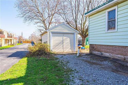 80 Livingston Avenue, Grimsby, ON - Outdoor