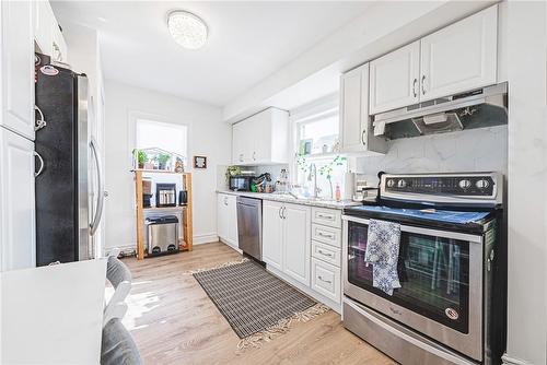 80 Livingston Avenue, Grimsby, ON - Indoor Photo Showing Kitchen