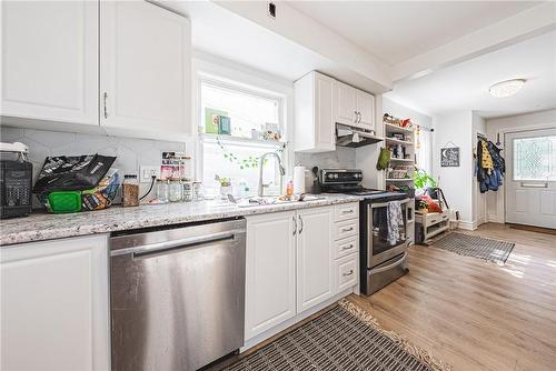 80 Livingston Avenue, Grimsby, ON - Indoor Photo Showing Kitchen