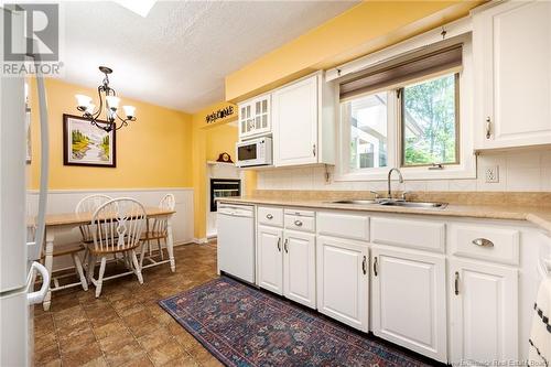 21 Leicester Street, Fredericton, NB - Indoor Photo Showing Kitchen With Double Sink
