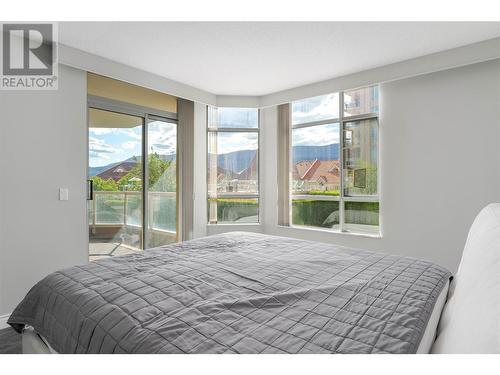 1152 Sunset Drive Unit# 405, Kelowna, BC - Indoor Photo Showing Bedroom