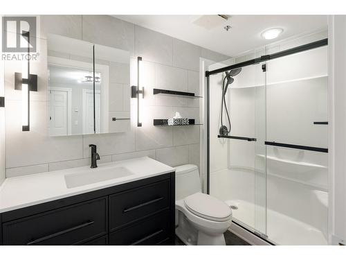 1152 Sunset Drive Unit# 405, Kelowna, BC - Indoor Photo Showing Bathroom