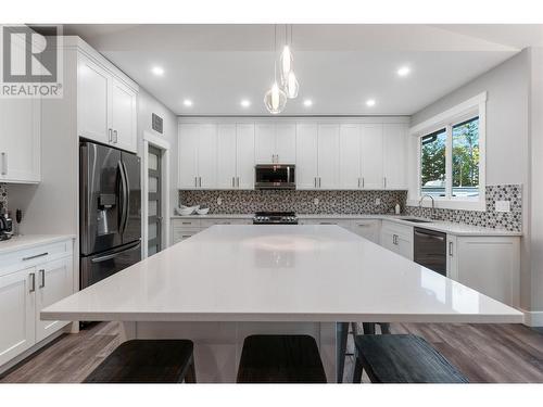 2-640 Hwy 3, Princeton, BC - Indoor Photo Showing Kitchen With Upgraded Kitchen