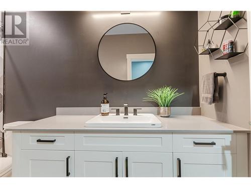 2-640 Hwy 3, Princeton, BC - Indoor Photo Showing Bathroom