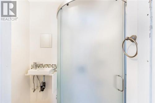 59 Kelsey Avenue, Sudbury, ON - Indoor Photo Showing Bathroom