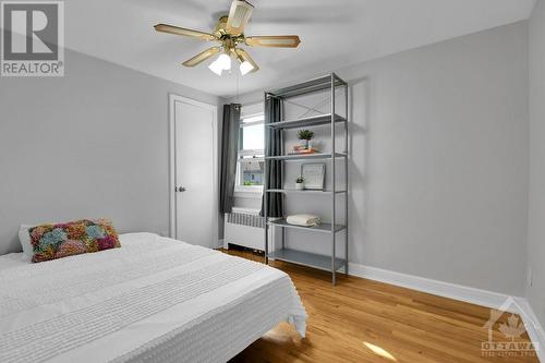 1371 Woodward Avenue, Ottawa, ON - Indoor Photo Showing Bedroom