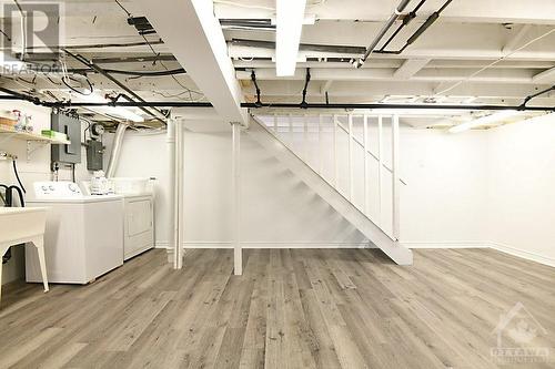 1371 Woodward Avenue, Ottawa, ON - Indoor Photo Showing Laundry Room