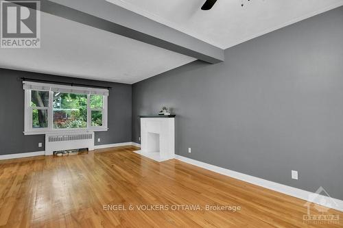 1371 Woodward Avenue, Ottawa, ON - Indoor