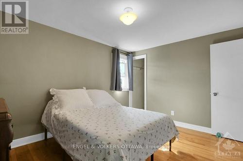 1371 Woodward Avenue, Ottawa, ON - Indoor Photo Showing Bedroom