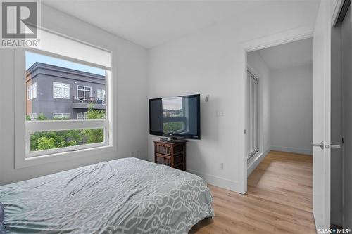 220 404 C Avenue S, Saskatoon, SK - Indoor Photo Showing Bedroom