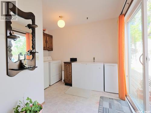 518 1St Street W, Rosetown, SK - Indoor Photo Showing Laundry Room