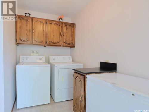 518 1St Street W, Rosetown, SK - Indoor Photo Showing Laundry Room