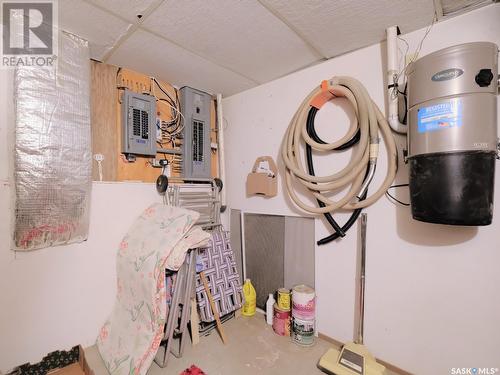 518 1St Street W, Rosetown, SK - Indoor Photo Showing Basement