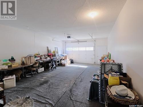 518 1St Street W, Rosetown, SK - Indoor Photo Showing Garage