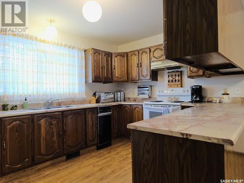 518 1St Street W, Rosetown, SK - Indoor Photo Showing Kitchen With Double Sink