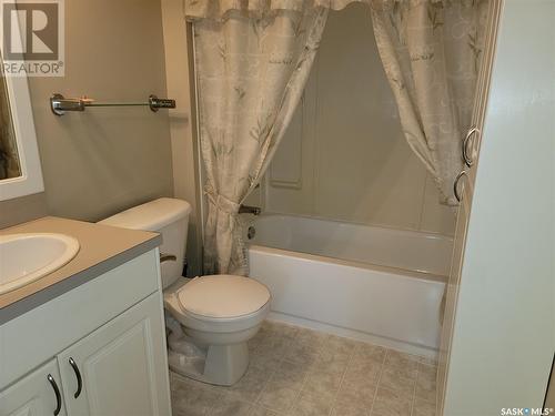 1825 Royal Street, Regina, SK - Indoor Photo Showing Bathroom