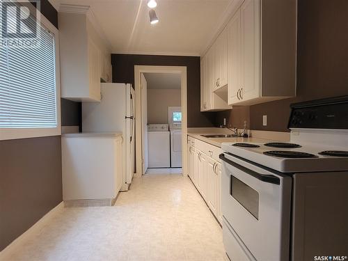 1825 Royal Street, Regina, SK - Indoor Photo Showing Kitchen