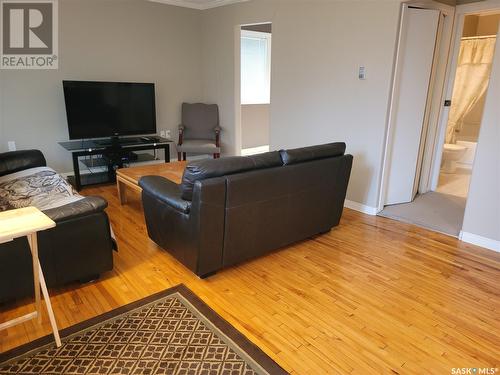 1825 Royal Street, Regina, SK - Indoor Photo Showing Living Room