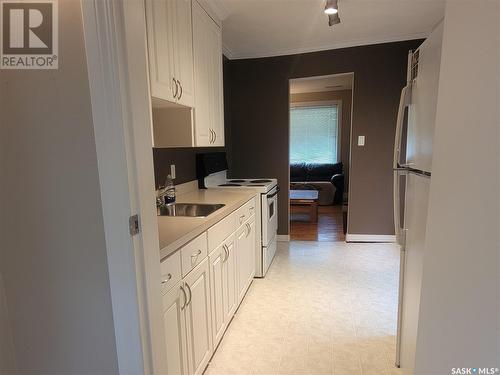 1825 Royal Street, Regina, SK - Indoor Photo Showing Kitchen