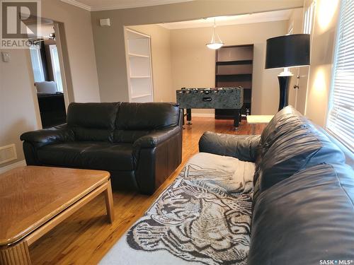 1825 Royal Street, Regina, SK - Indoor Photo Showing Living Room