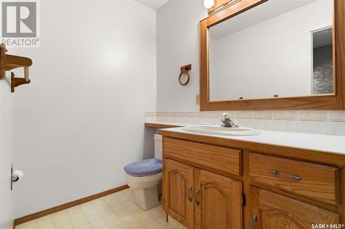 3090 Wascana Glen, Regina, SK - Indoor Photo Showing Bathroom