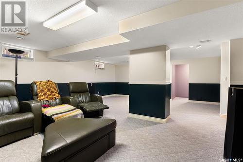 3090 Wascana Glen, Regina, SK - Indoor Photo Showing Living Room
