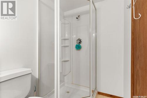 3090 Wascana Glen, Regina, SK - Indoor Photo Showing Bathroom