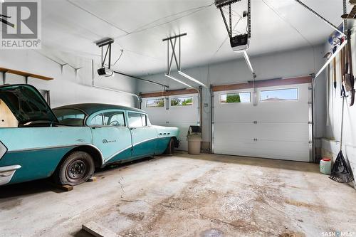 3090 Wascana Glen, Regina, SK - Indoor Photo Showing Garage