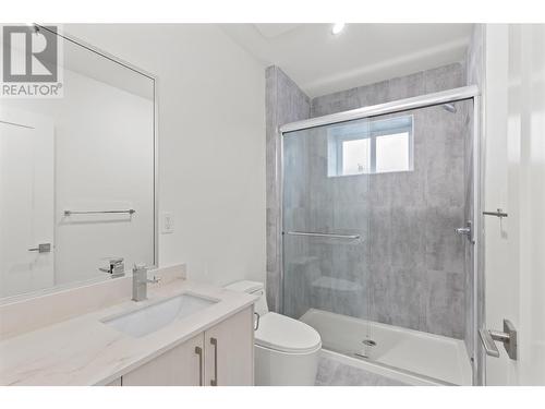 1955 Harris Drive, Penticton, BC - Indoor Photo Showing Bathroom