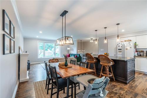 498 Sparling Crescent, Burlington, ON - Indoor Photo Showing Dining Room
