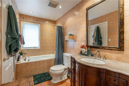 498 Sparling Crescent, Burlington, ON - Indoor Photo Showing Bathroom