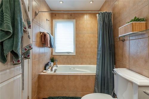 498 Sparling Crescent, Burlington, ON - Indoor Photo Showing Bathroom