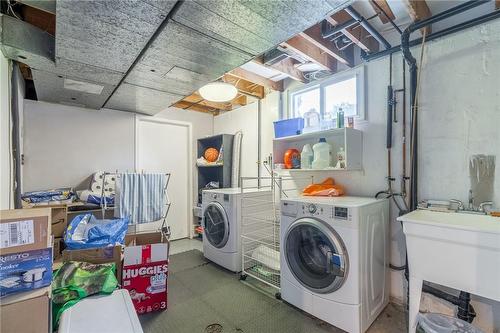 498 Sparling Crescent, Burlington, ON - Indoor Photo Showing Laundry Room