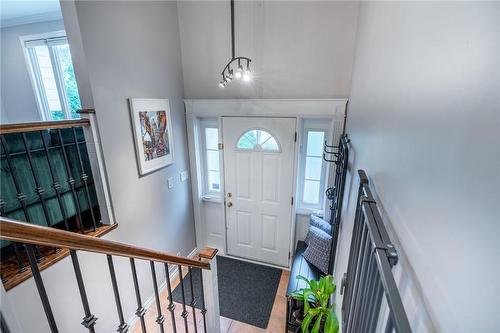 498 Sparling Crescent, Burlington, ON - Indoor Photo Showing Other Room