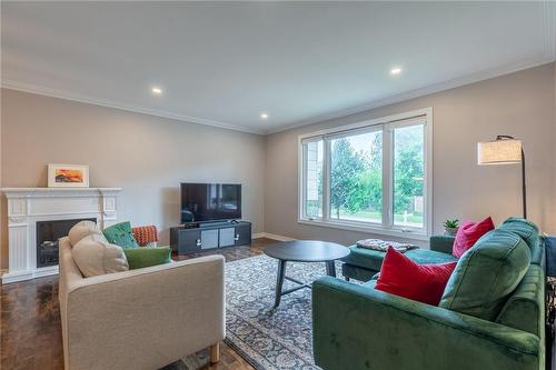 498 Sparling Crescent, Burlington, ON - Indoor Photo Showing Living Room