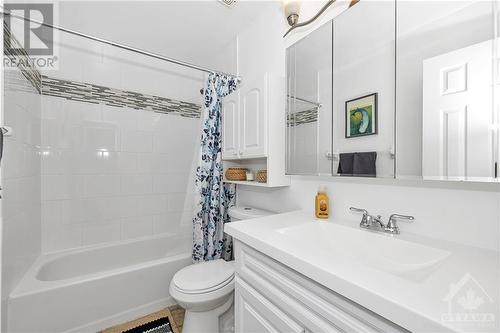 5 Longshire Circle, Ottawa, ON - Indoor Photo Showing Bathroom