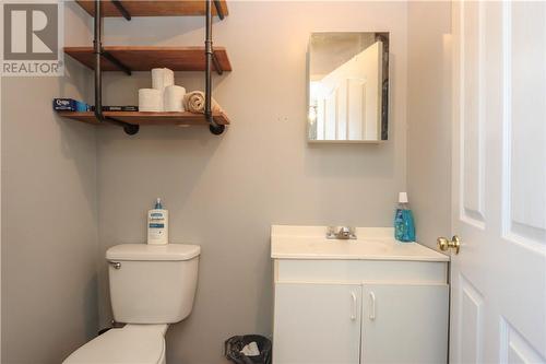 180 Bond Street, Sudbury, ON - Indoor Photo Showing Bathroom