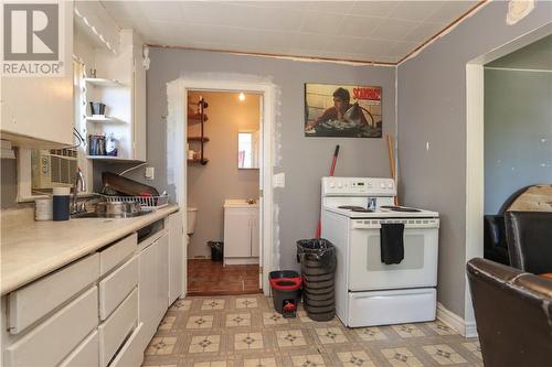 180 Bond Street, Sudbury, ON - Indoor Photo Showing Kitchen