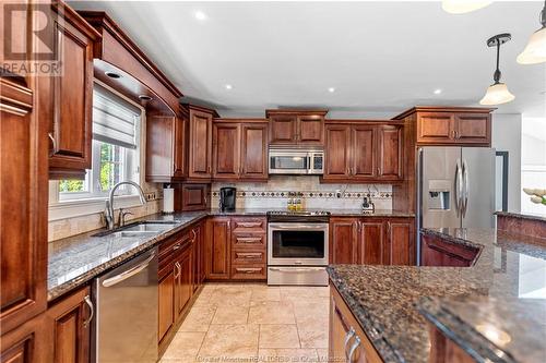 194 Trois-Ruisseaux, Cap Pele, NB - Indoor Photo Showing Kitchen With Double Sink